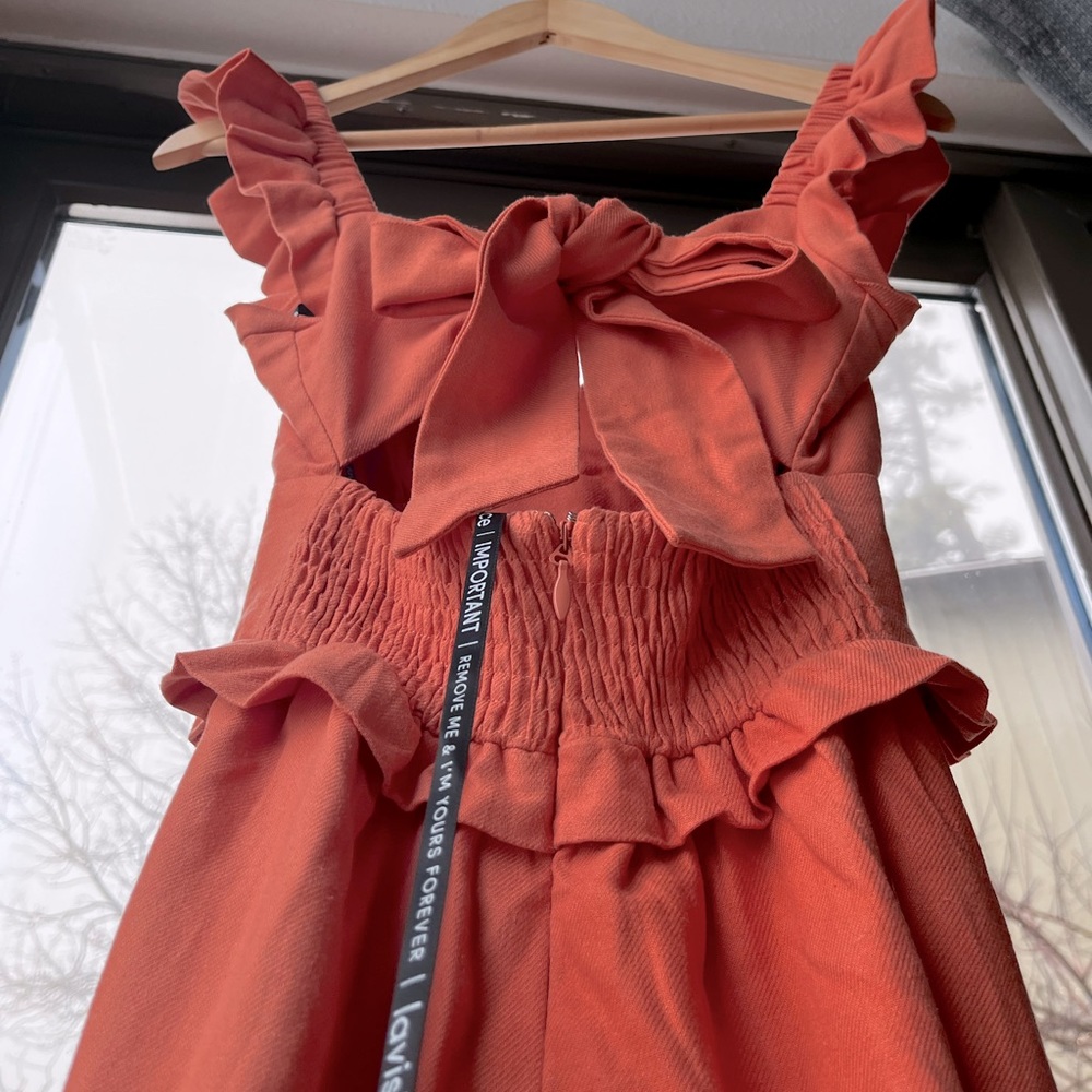 Lavish Alice: Ruffled Tie Back Garden Spring Midi Dress in Coral Linen Blend - Picture 3 of 16